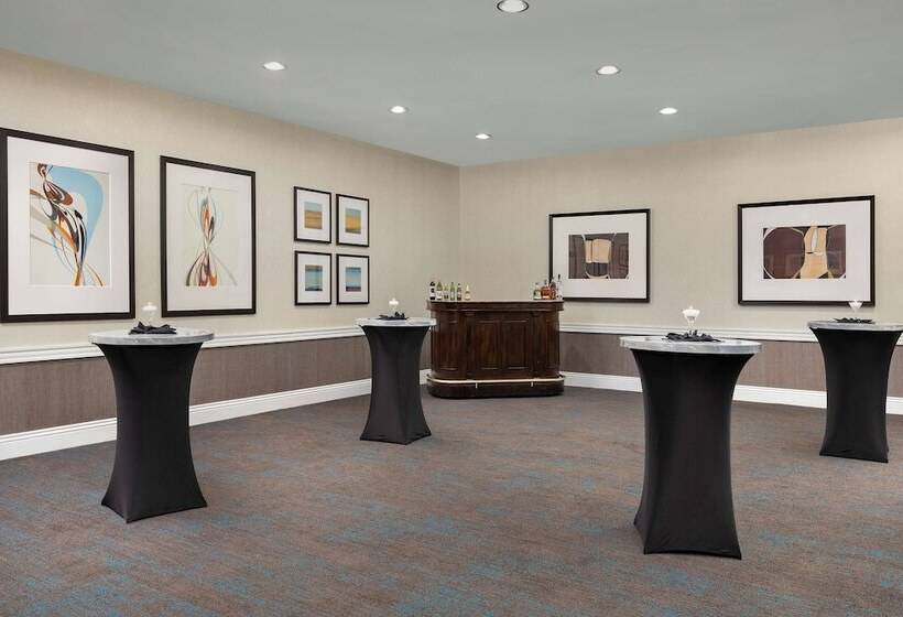 Отель Doubletree By Hilton Chicago O Hare Airport Rosemont