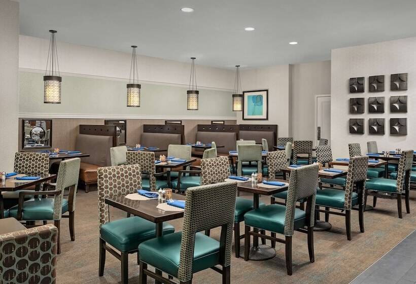 هتل Doubletree By Hilton Chicago O Hare Airport  Rosemont