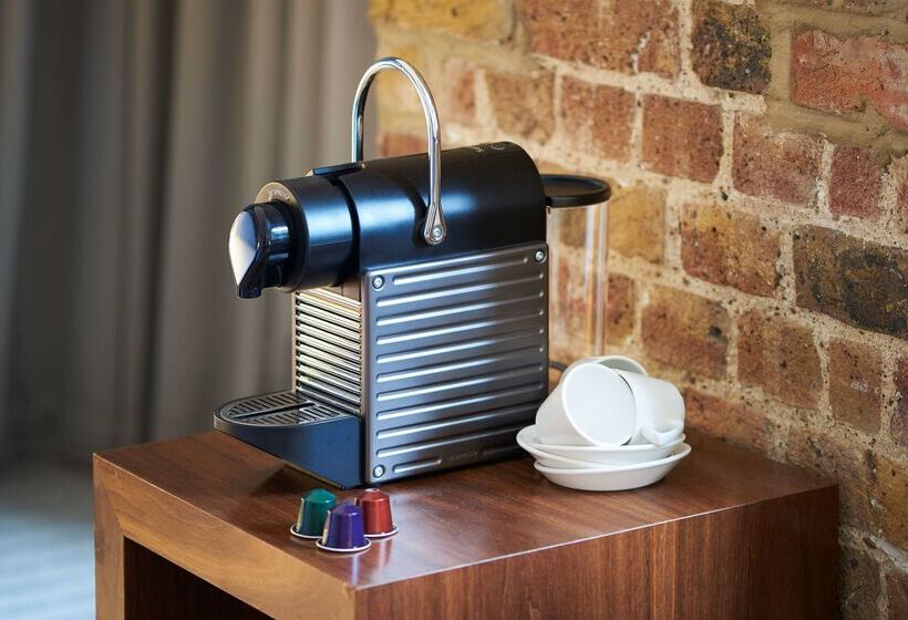 Hotel Doubletree By Hilton  London  Docklands Riverside