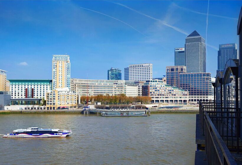 Hotel Doubletree By Hilton  London  Docklands Riverside