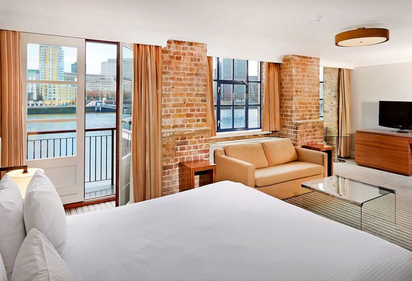 Hotel Doubletree By Hilton  London  Docklands Riverside