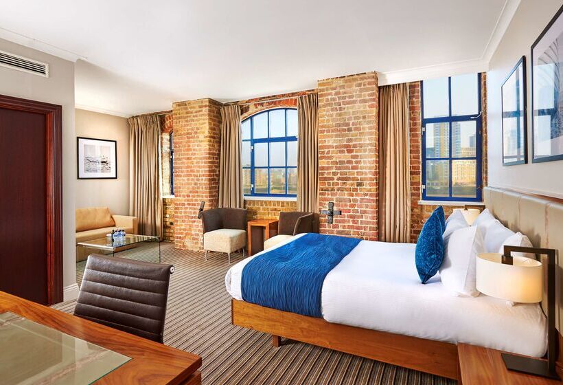 Hotel Doubletree By Hilton  London  Docklands Riverside