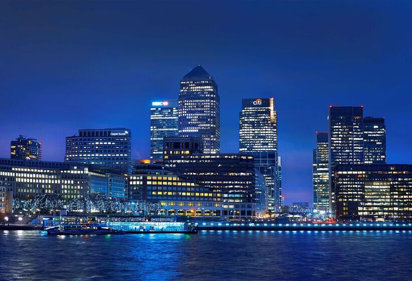 هتل Doubletree By Hilton  London  Docklands Riverside