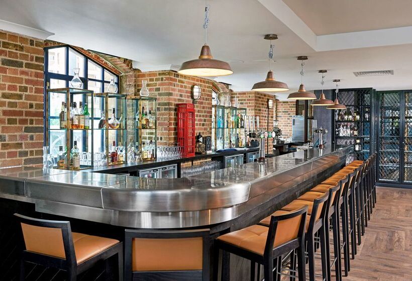 Hotel Doubletree By Hilton  London  Docklands Riverside