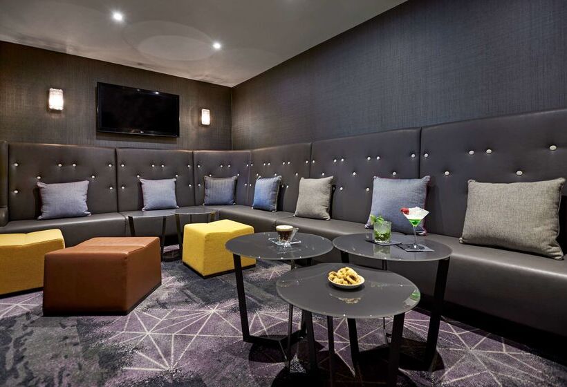 Hotel Doubletree By Hilton  London  Docklands Riverside