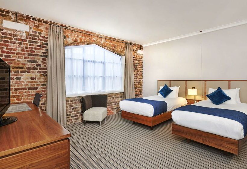 Hotel Doubletree By Hilton  London  Docklands Riverside