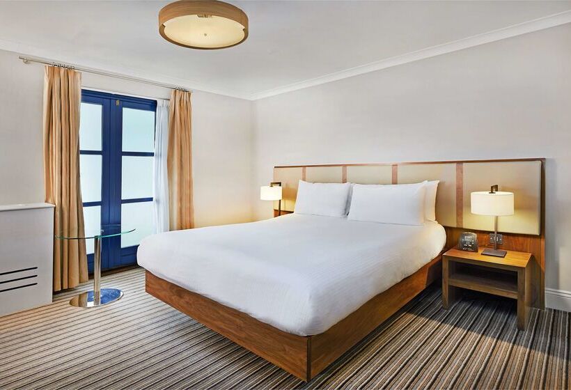هتل Doubletree By Hilton  London  Docklands Riverside