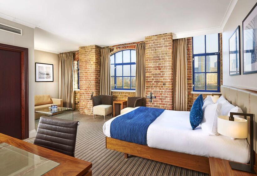 Hotel Doubletree By Hilton  London  Docklands Riverside