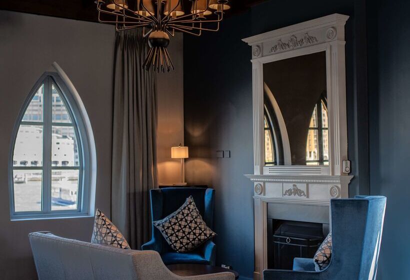 Hotel Doubletree By Hilton  London  Docklands Riverside