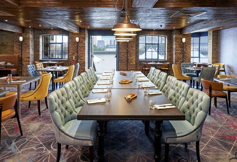 هتل Doubletree By Hilton  London  Docklands Riverside
