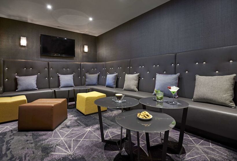 Hotel Doubletree By Hilton  London  Docklands Riverside