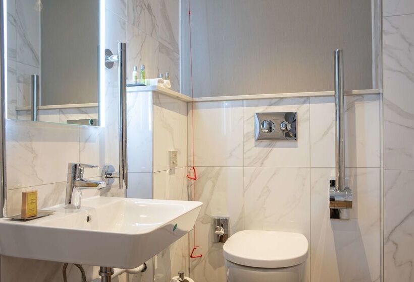 בית מלון כפרי Doubletree By Hilton Stoke On Trent