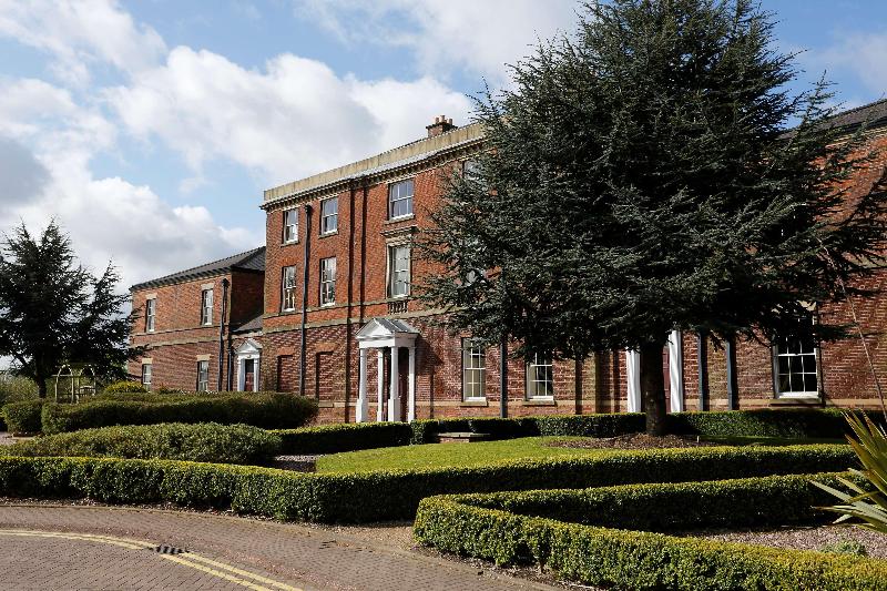 בית מלון כפרי Doubletree By Hilton Stoke On Trent