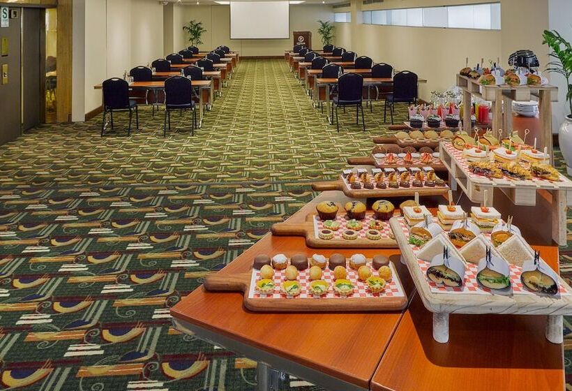 ホテル Estelar Miraflores