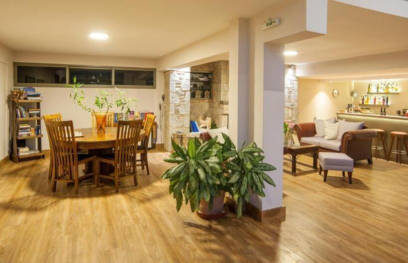 فندق Fedriades Delphi