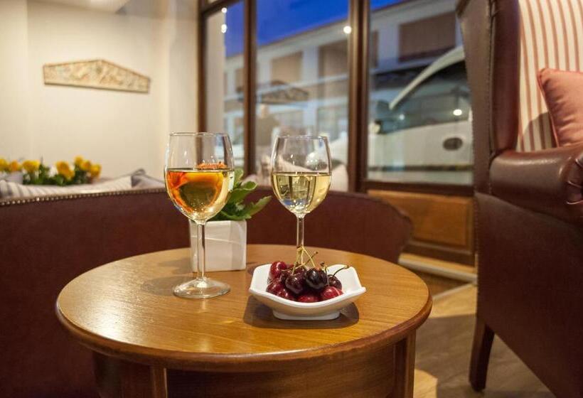 فندق Fedriades Delphi