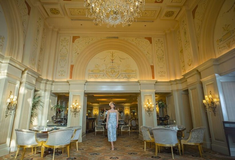 Hotel Four Seasons  Cairo At The First Residence