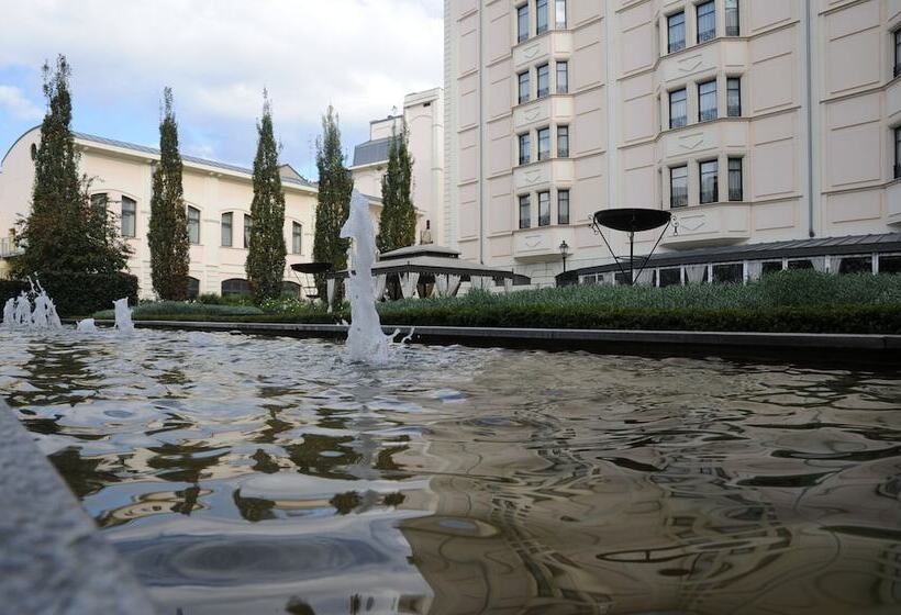 هتل Grand Visconti Palace