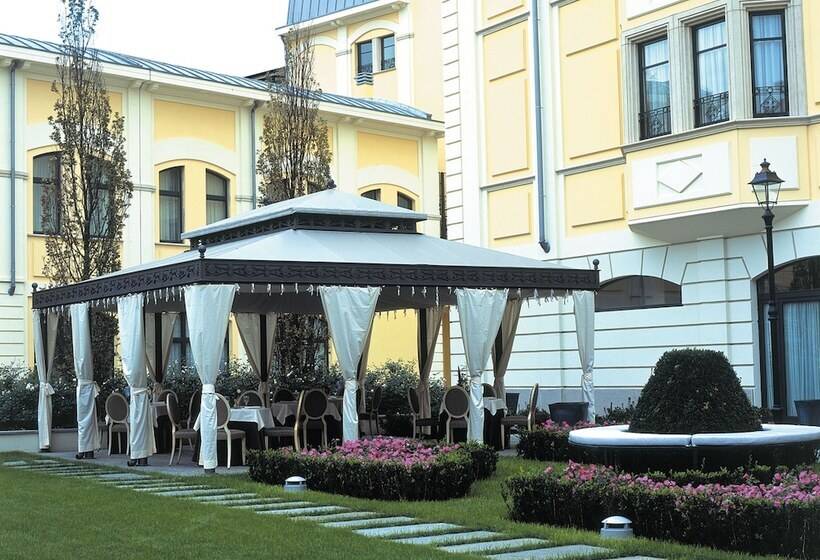 هتل Grand Visconti Palace