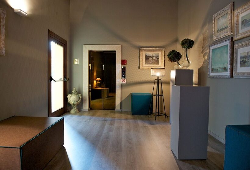 هتل Grand Visconti Palace