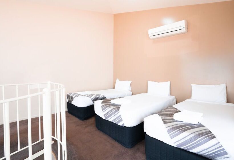 בית מלון כפרי Harbourview Apartment