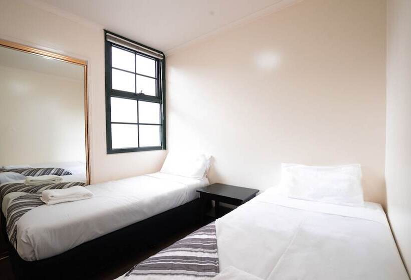 בית מלון כפרי Harbourview Apartment