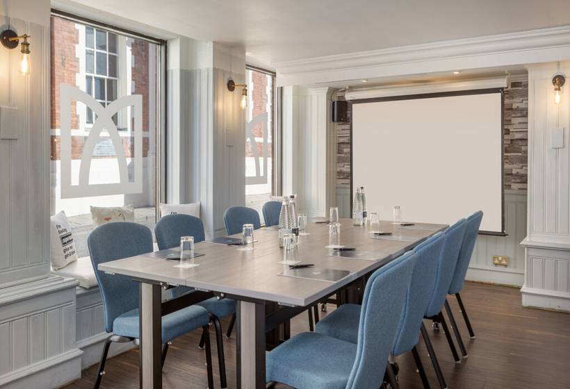 Отель Hilton York