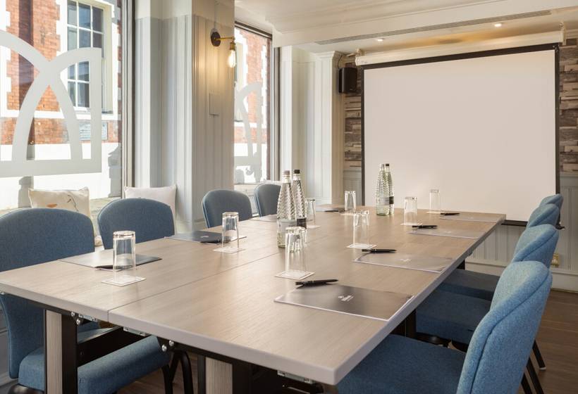 Отель Hilton York