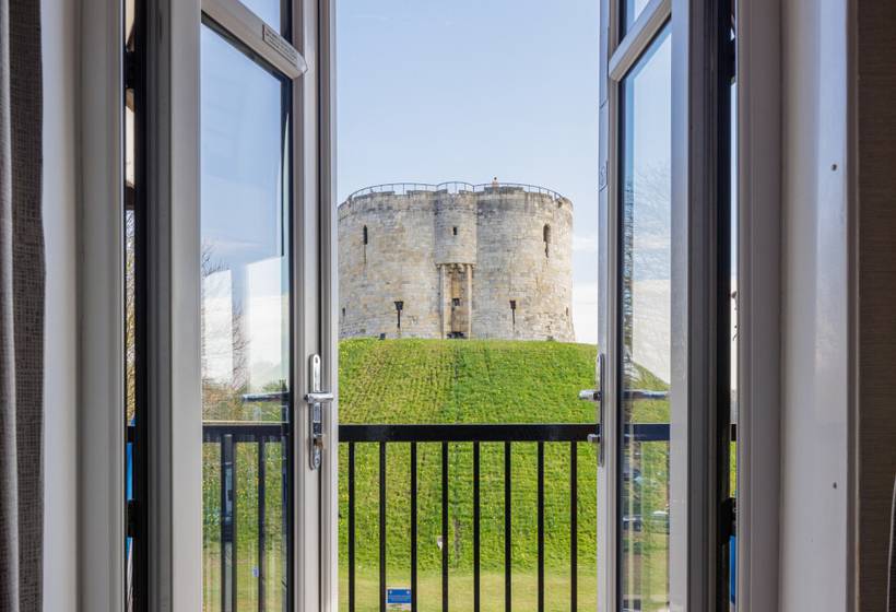 Отель Hilton York