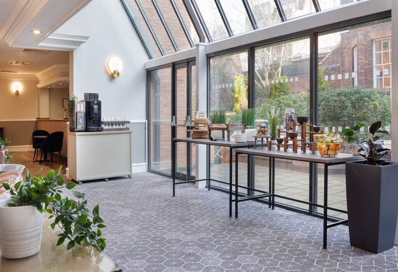 Отель Hilton York