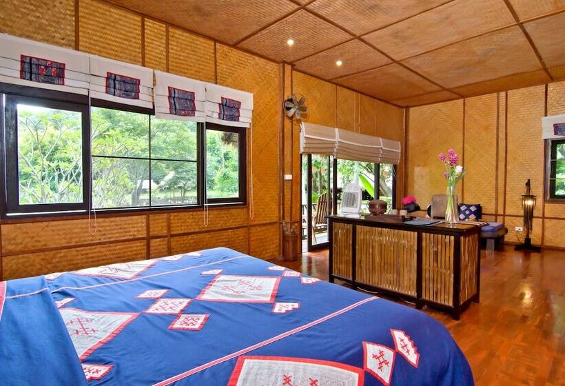 Отель Hmong Hilltribe Lodge