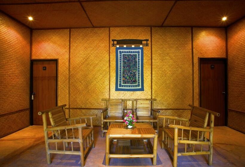 Отель Hmong Hilltribe Lodge