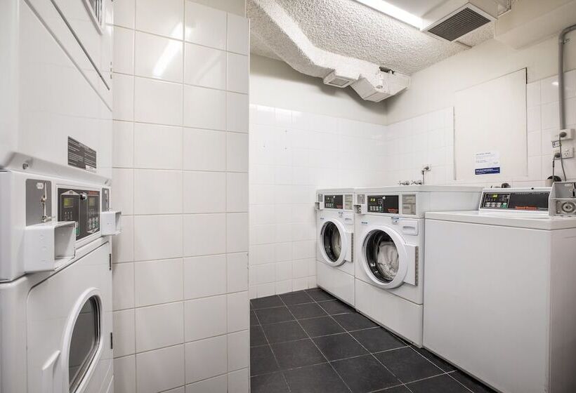 فندق Holiday Inn Melbourne Airport, An Ihg