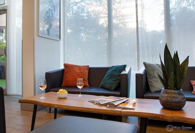 בית מלון כפרי Ibis Styles Cannes Le Cannet