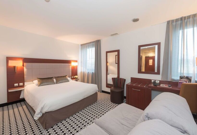 فندق Kyriad Limoges Centre Gare   Atrium