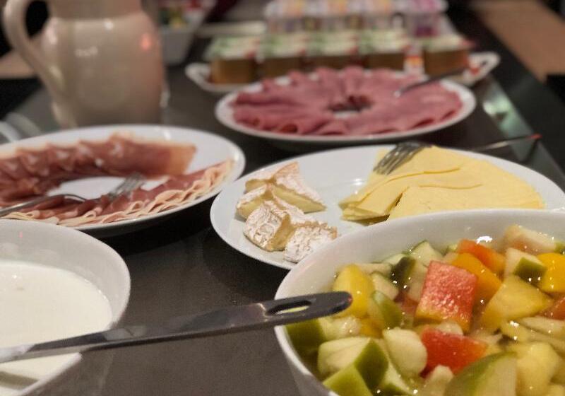 فندق Kyriad Limoges Centre Gare   Atrium