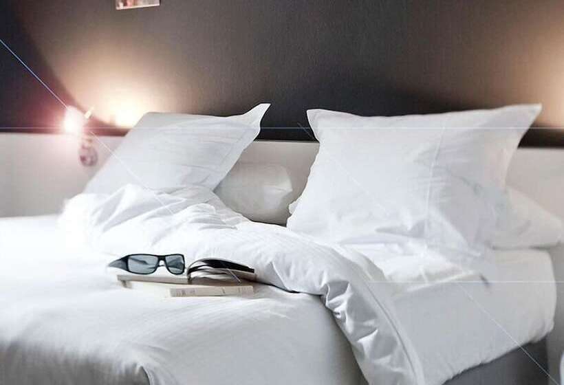 Отель Hôtel La Monnaie Arty & Spa