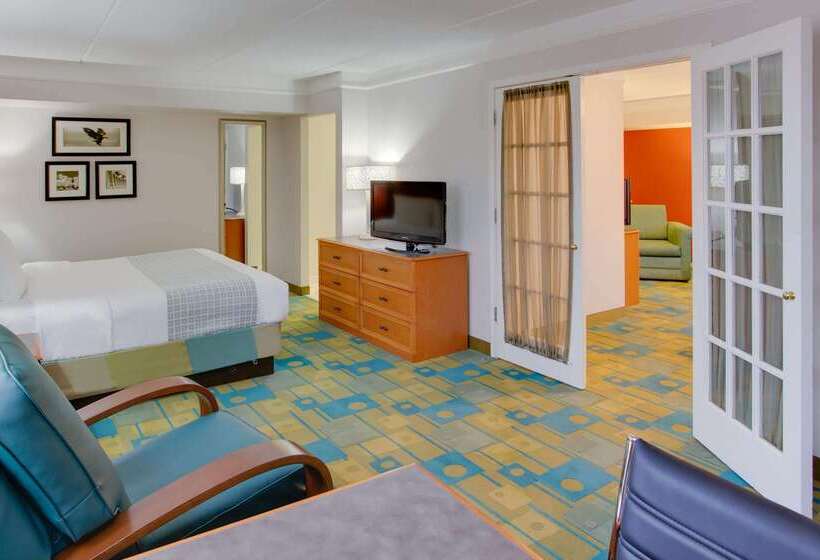 酒店 La Quinta Inn By Wyndham Pittsburgh Airport