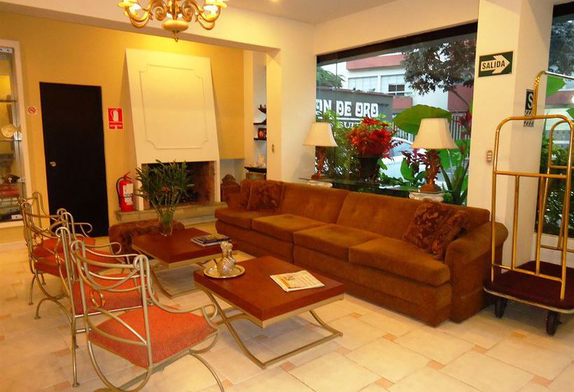 Отель Leon De Oro Inn & Suites