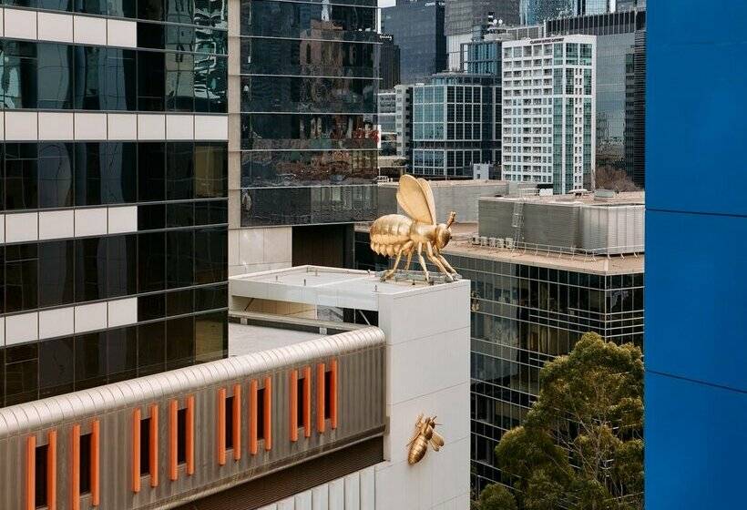 בית מלון כפרי Mercure Melbourne Southbank