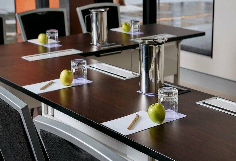 בית מלון כפרי Mercure Melbourne Southbank