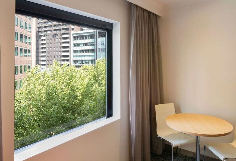 בית מלון כפרי Mercure Melbourne Southbank