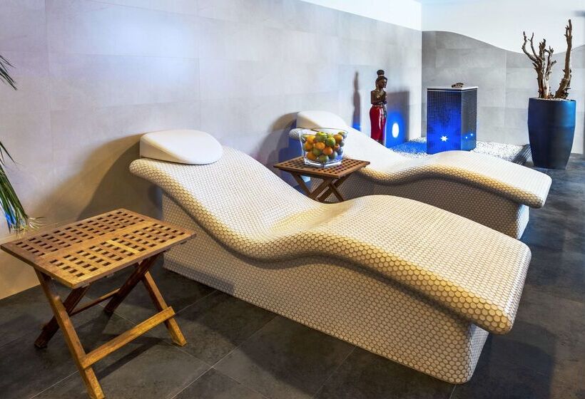 ホテル NH Budapest City