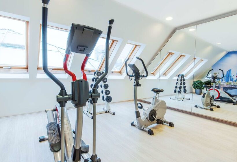 ホテル NH Budapest City