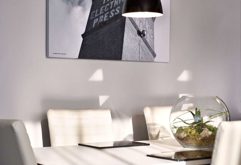 Отель Park Plaza Leeds