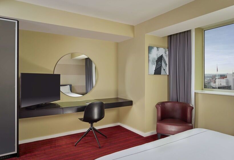 Отель Park Plaza Leeds