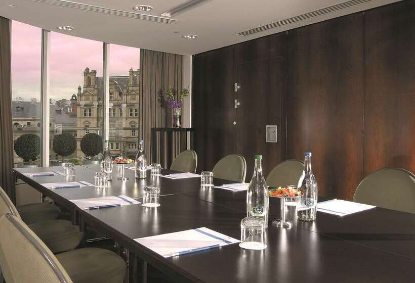 Отель Park Plaza Leeds
