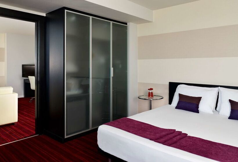 Отель Park Plaza Leeds