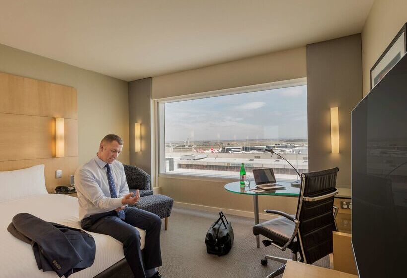 هتل Parkroyal Melbourne Airport