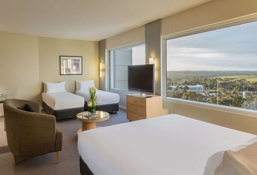 هتل Parkroyal Melbourne Airport